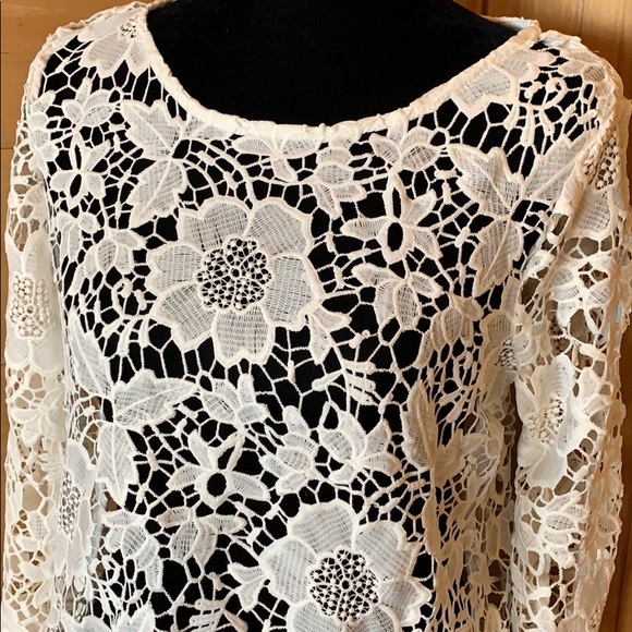 Divided white lace top Size 14 - Picture 2 of 7